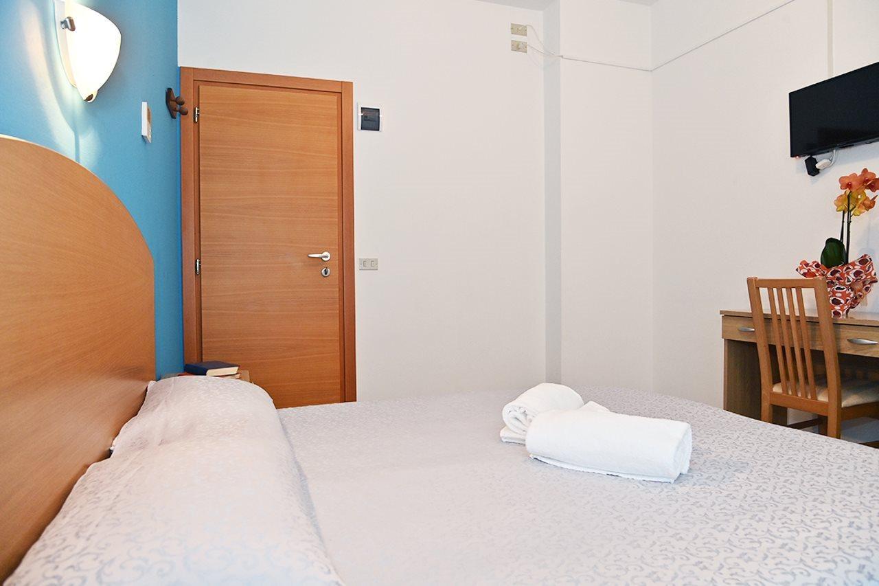 Hotel Italy Misano Adriatico Exterior foto